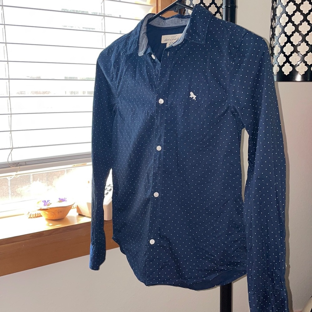 ♥️{3 for $30} 👔 H&H: L.O.G.G. Button up shirt
